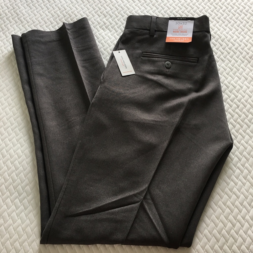 VAN HEUSEN TRAVELER MEN’S PANTS 30x32 COLOR: GRAY